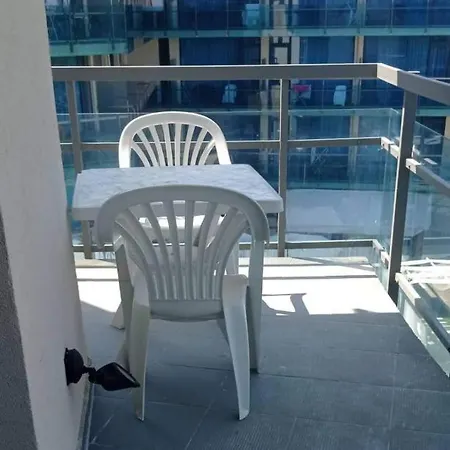 Апартамент Modern 2 Bedroom In Top Location In Just 150 Meters From Casino Platinum *